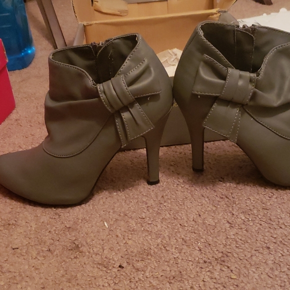 Cheap ladies booties - Picture 4 of 6